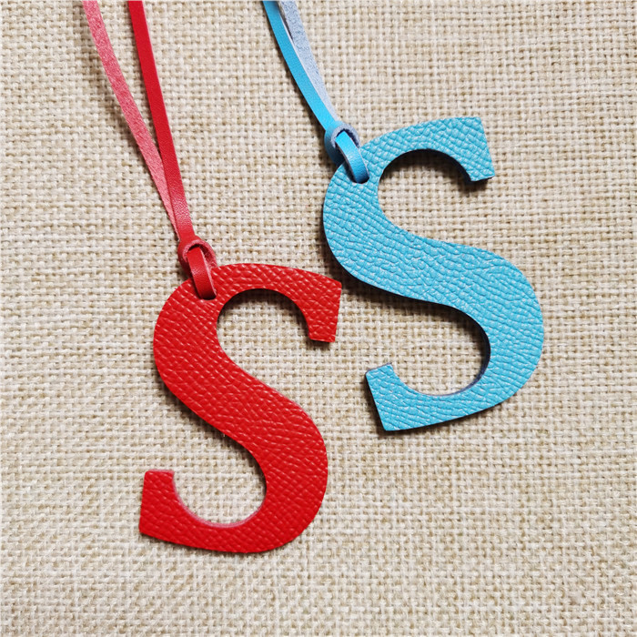 English Letter O P Q R S T Alp - Monogram Keychain Leather reseña y precio