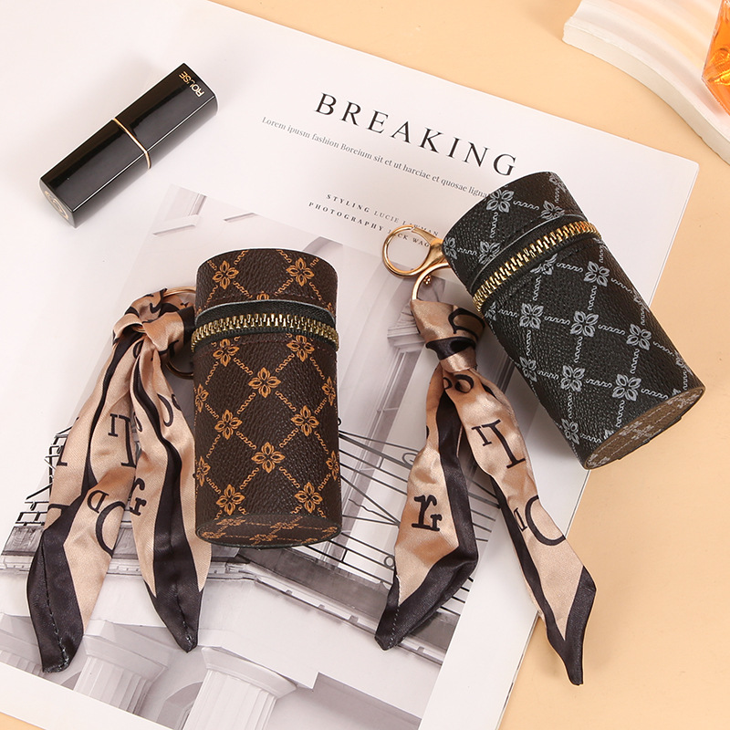 Scarf Pattern Lipstick Keychai - Monogram Keychain Leather reseña y precio