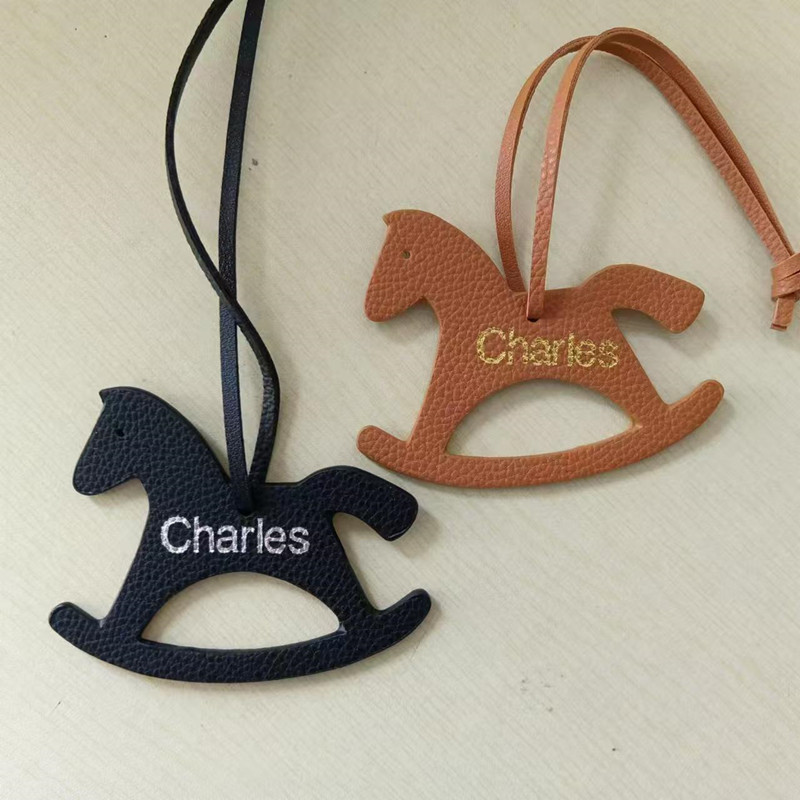 Custom Initial Fashion Horse B - Monogram Keychain Leather reseña y precio