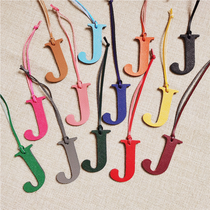 English Letter H I J K L M N A - Monogram Keychain Leather reseña y precio