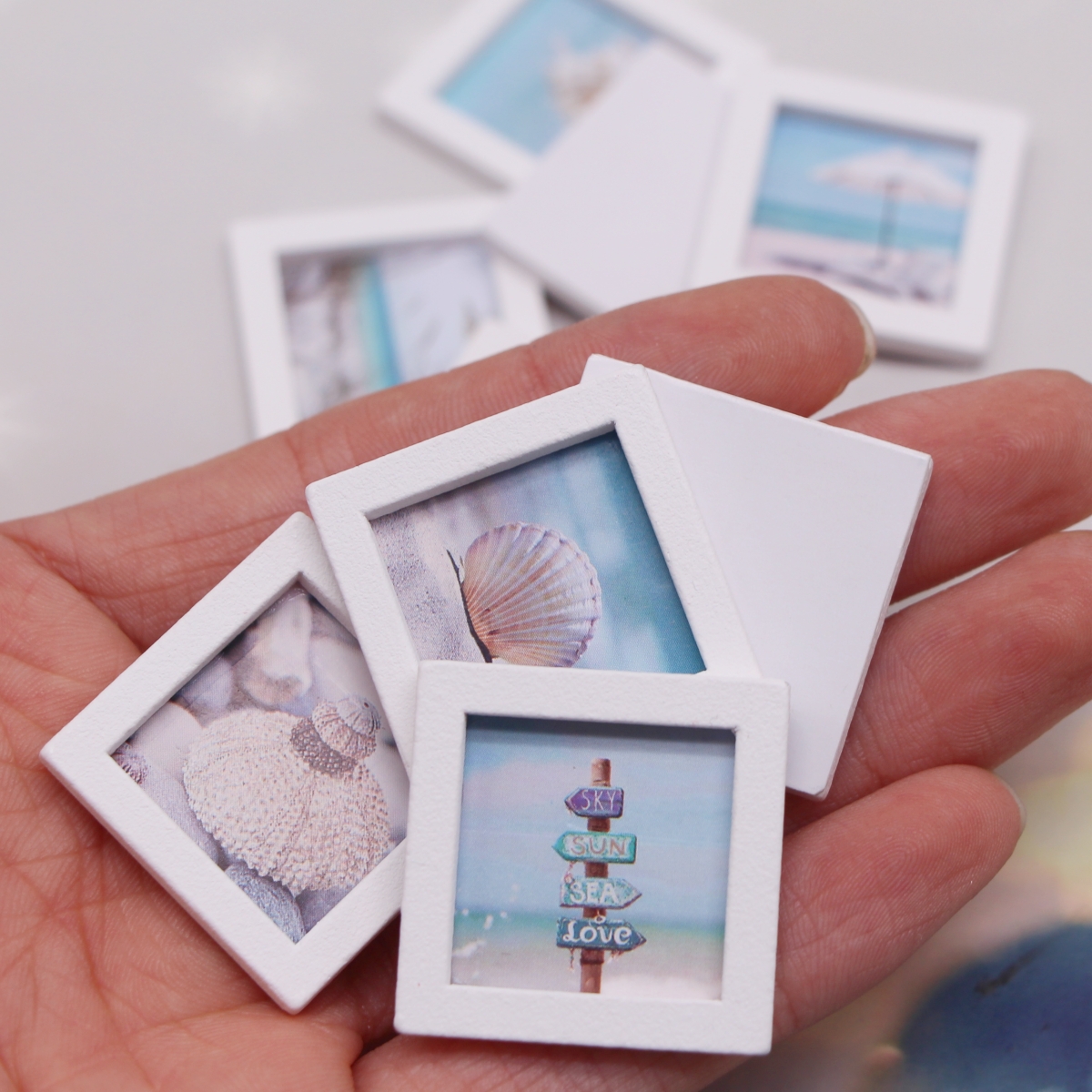 Dollhouse Miniature Wooden Oce - Engraved Wood Frame reseña y precio