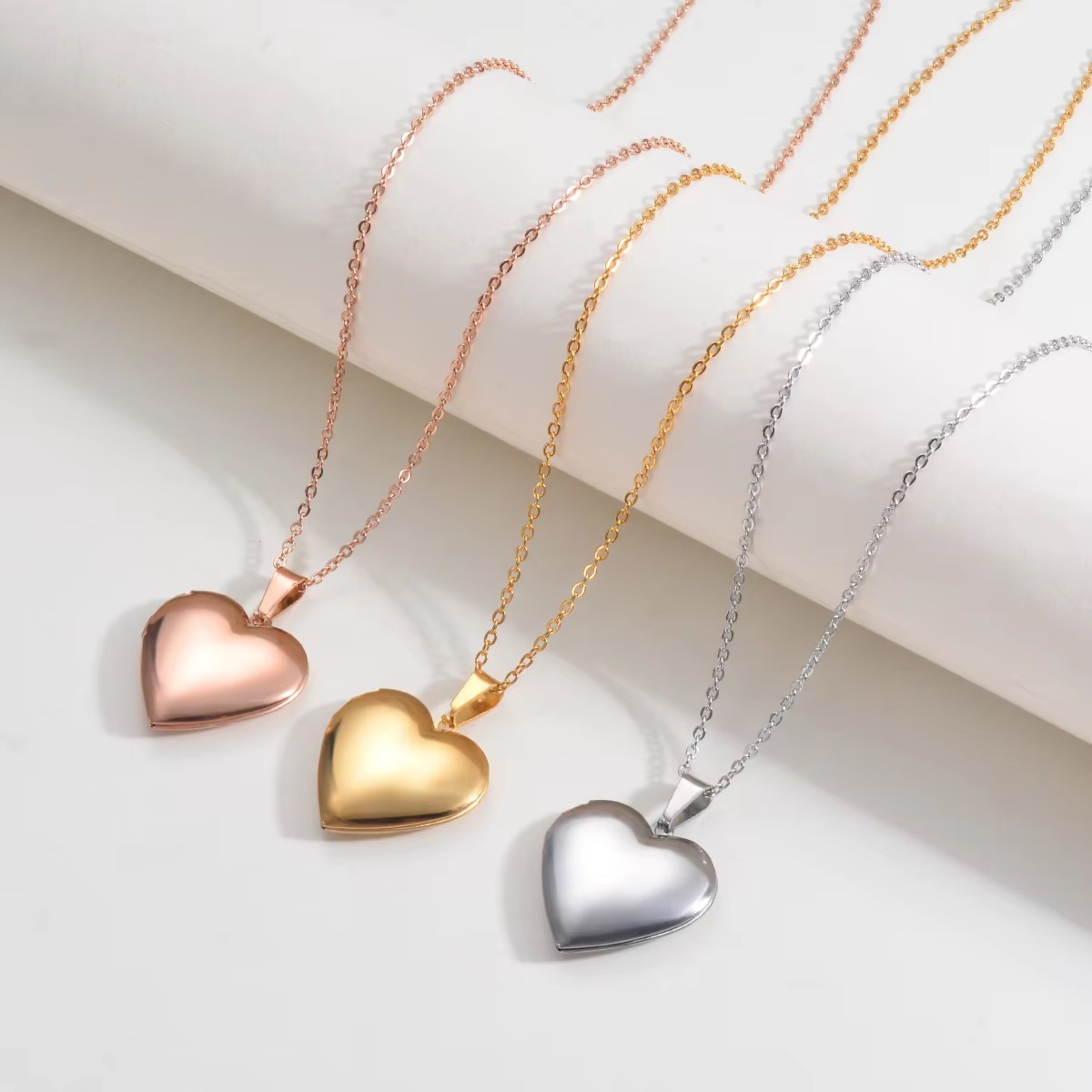Custom Personalized Heart Birt - Birth Flower Necklace reseña y precio